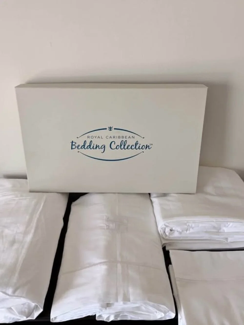 OPEN BOX Royal Carribean  Bedding Collection White QUEEN 100%  5PCS Bedding Set